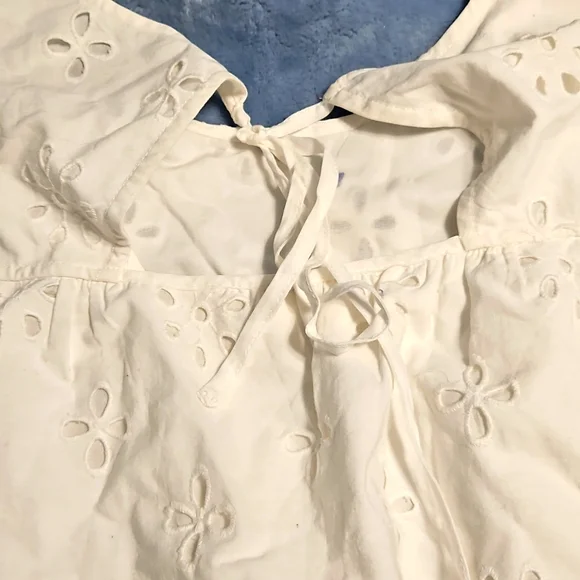 NWT LOFT White Eyelet Sleeveless Top - Picture 4 of 4